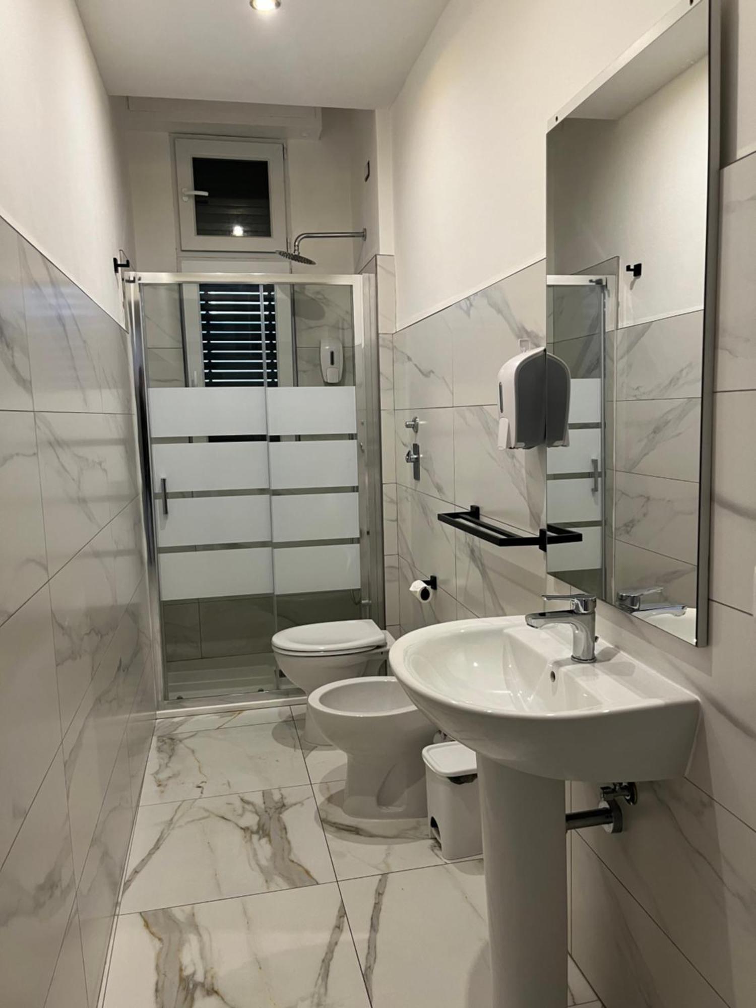 Jcube Apartments Bocconi Milano Dış mekan fotoğraf